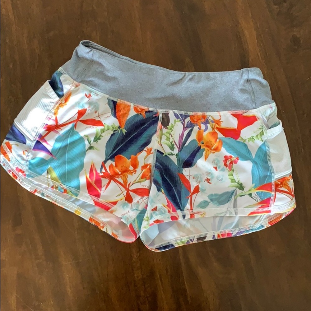Athleta floral active wear shorts size xs